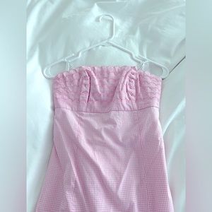 Like New Strapless Lily Pulitzer cocktail dress. Pink Seersucker pattern. Size 0